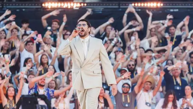 Bad Bunny conquista Madrid: dieci concerti da record e migliaia di fan italiani pronti a invadere la capitale spagnola
