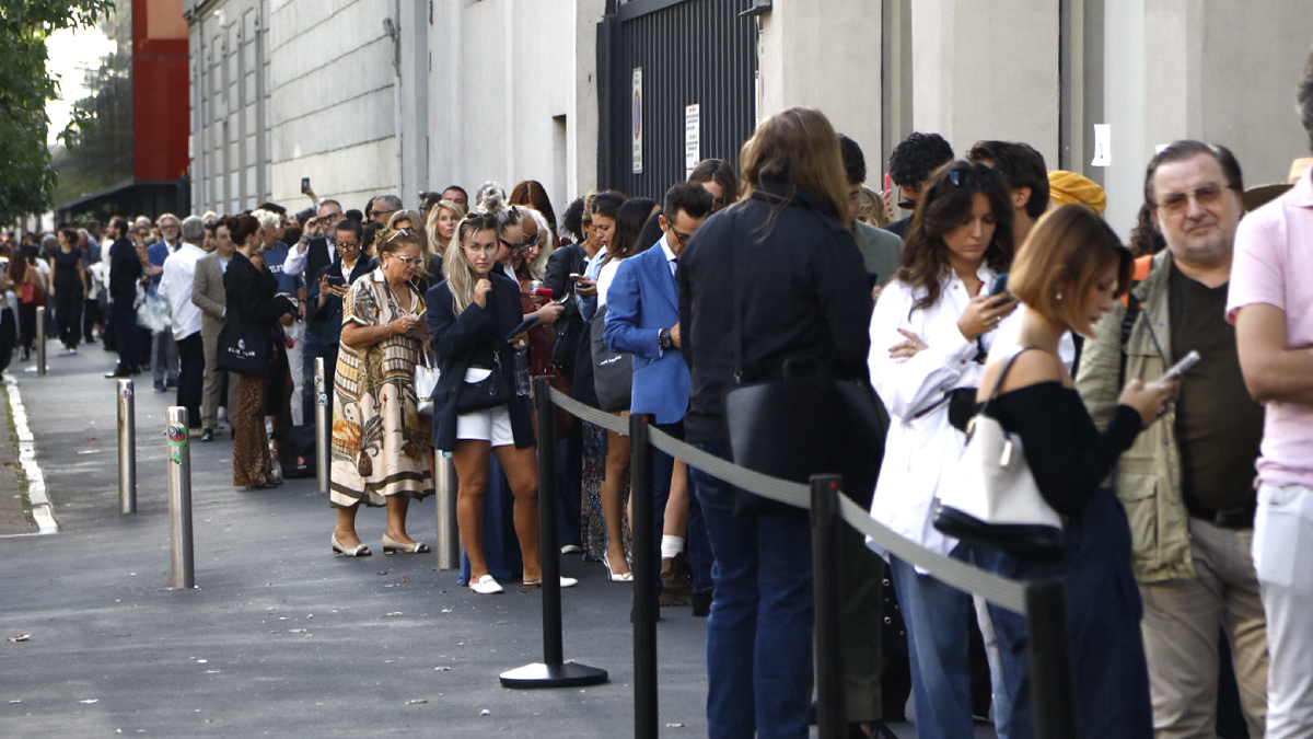 Il Diavolo veste Prada 2: 5 curiosità dal backstage e dagli attori 6 casting il diavolo veste prada 2 milano via piranesi