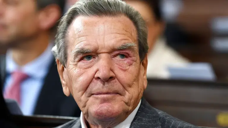 Chi è Gerhard Schroeder e perché Putin lo vuole per mediare nella guerra Russia-Ucraina